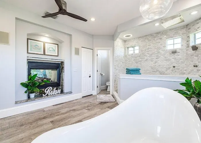 Winter Promo-pool, Beach, Golf Cart, Putting Clearwater Beach